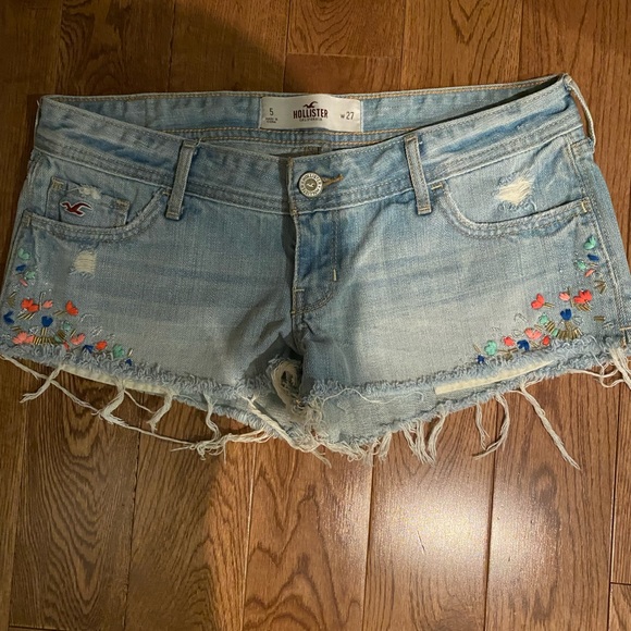 Great condition Hollister jean shorts - Picture 5 of 8